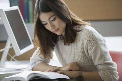 صفحه نمایش یا کاغذ؛ مطالعه با کدام به یادگیری بهتر کمک می‌کند؟