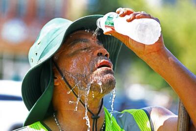 در گرمای تابستان چند لیوان آب نیاز داریم ؟