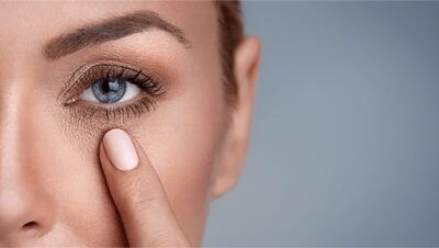 سیاهی دور چشم نشانه کمبود چه ویتامینی است؟
