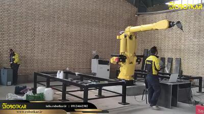 ماشینکاری و برشکاری رباتیک قطعات پلیمری ABS وکیوم فرمینگ با ربات صنعتی فانوک