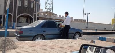 حرکت ستودنی مامور پلیس راه خوزستان به مردم