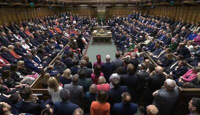 پارلمان انگلیس به طور رسمی گشایش یافت