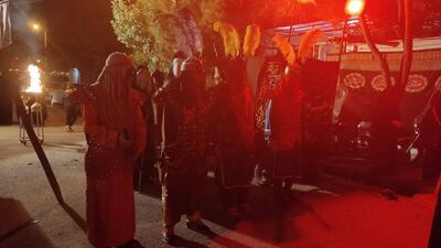 مراسم تعزیه خوانی شام غریبان در محله شهرقائم قم + تصاویر
