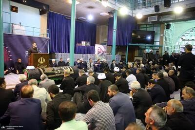 خاتمی و خمینی در مراسم تشییع مرحوم حسین هاشمیان/عکس