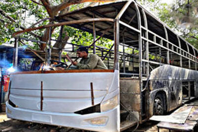 نحوه ساخت یک اتوبوس مسافربری توسط استادان پاکستانی