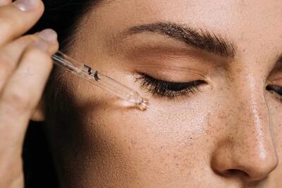 سرم آلفا آربوتین : ضد لک قوی مناسب برای انواع پوست