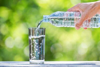 هشت فایده نوشیدن آب کافی برای بدن
