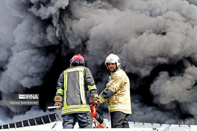 آتش سوزی گسترده چهار مغازه در آمل مهار شد