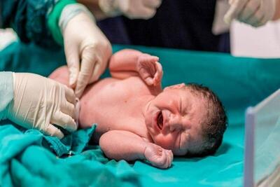 نوزاد اهل تربت حیدریه در آمبولانس اورژانس چشم به جهان گشود