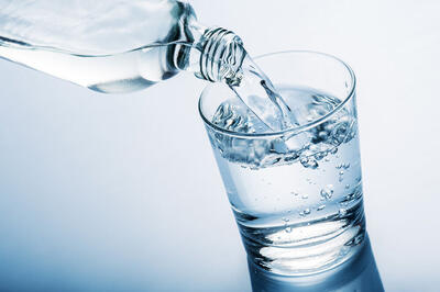 هفت فایده نوشیدن آب کافی برای بدن