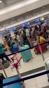 اختلال در فرودگاه دبی در نتیجه اختلال الکترونیکی جهانی + فیلم