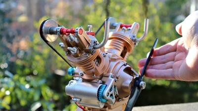 اولین موتور خودمونتاژ جهان / معرفی موتور مینی خود مونتاژ شونده !