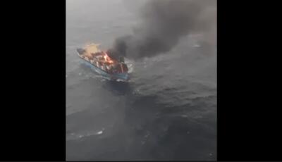 کشتی باری  ام وی مرسک فرانکفورت  در سواحل گوا دچار حریق شد (فیلم)