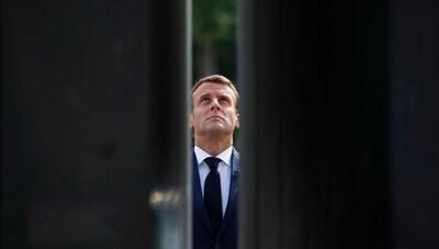 رئیس جمهور فرانسه هم در «سِن» شنا می‌کند