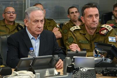 عکس/ تصویر حضور نتانیاهو در اتاق عملیات حمله به یمن | اقتصاد24