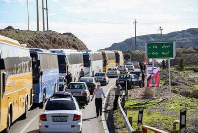 100 اتوبوس در مرز مهران زائران را منتقل می‌کنند