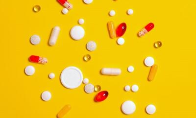 آیا مصرف ویتامین‌های تاریخ گذشته، عوارض جانبی دارد؟