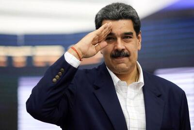 رئیس جمهور ونزوئلا خودروی ایرانی سوار می‌شود + فیلم