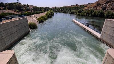 رودخانه زاینده‌رود برای آبیاری باغ‌های غرب اصفهان گشوده شد