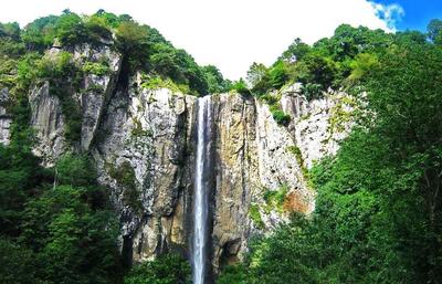 آبشار میه کومه با طبعت جذاب و دیدنی