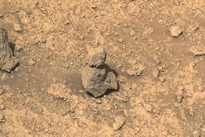 پیدا کردن یک سنگ شبیه آدم برفی در مریخ‌