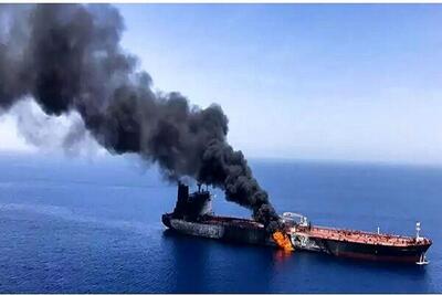 سرنوشت کشتی اسرائیلی در دریای سرخ/ کشتی باری شرکت مرسک همچنان می‌سوزد
