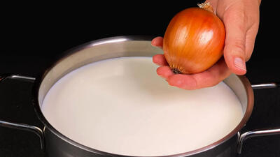 (ویدئو) طرز تهیه پنیر خانگی با 3 لیتر شیر و یک عدد پیاز!