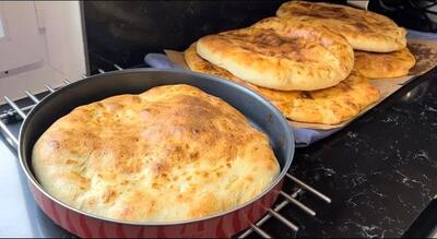 (ویدئو) طرز تهیه نان در قابلمه با آرد و شیر به روش ترکیه ای ها