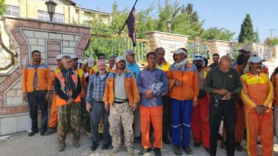 کارگران شهرداری یاسوج خواستار پرداخت مطالبات معوقه خود شدند