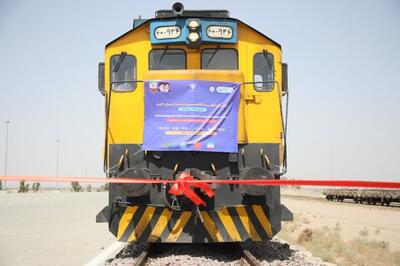 قطار کانتینری دو سر بار ایران - چین راه‌اندازی شد