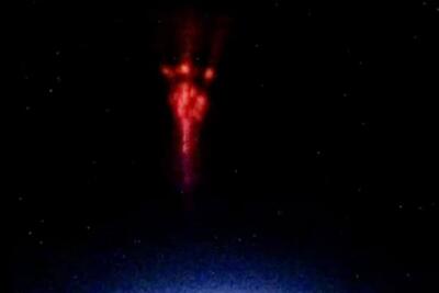 تصویر مرموز «شیاطین سرخ» در جو زمین!