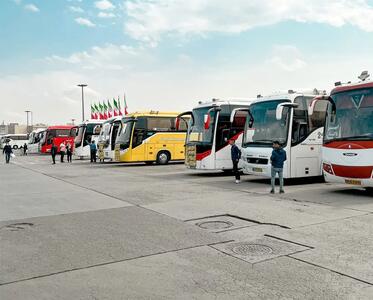 مسافران در صف انتظار بلیت/ بیش از 9هزار اتوبوس فرسوده از جاده‌ها خارج شدند