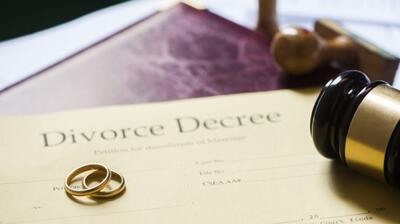 طلاق توافقی یا طلاق یکطرفه؟ وکیل متخصص شما را راهنمایی می کند