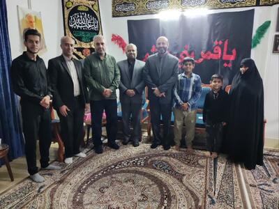 معاون استاندار گلستان با خانواده شهید ذورقی دیدار کرد