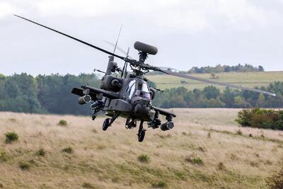 هر آنچه باید از هلیکوپتر تهاجمی آپاچی AH64 بدانید+ فیلم / از شناسایی ۲۵۶ هدف بالقوه تا انجام عملیات در شرایط آب و هوایی دشوار