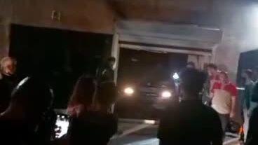 فیلم رانندگی وحشتناک دختر 14 ساله تبریزی / با سرعت به دیوار پارکینگ زد
