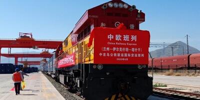 قطار تزانزیتی تهران- چین برای تست ایمنی در پل سفید مازندران ایستاد