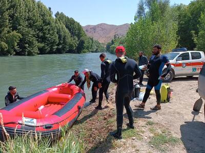 عملیات  جستجو برای خانم ۲۹ساله غرق شده در زاینده رود شهرستان  سامان ادامه دارد
